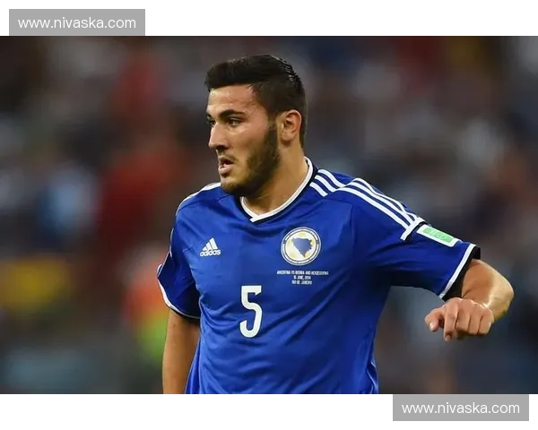 蓝色信仰与红白艺术的终极碰撞：沙尔克04与阿贾克斯的欧陆史诗